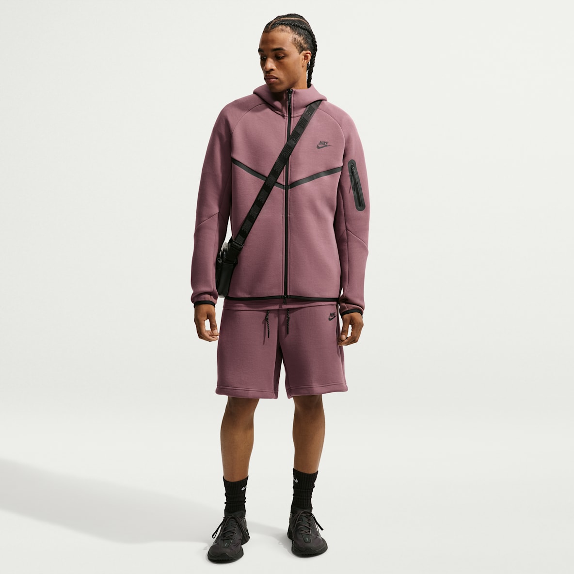NIKEテックフリースピンクkids XL 大人も着用可能⭕️ Tech Fleece. Nike.com